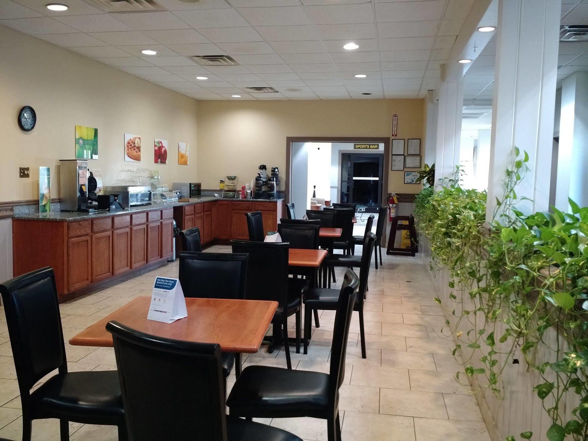 Quality & Conference Center Hotel 2*
